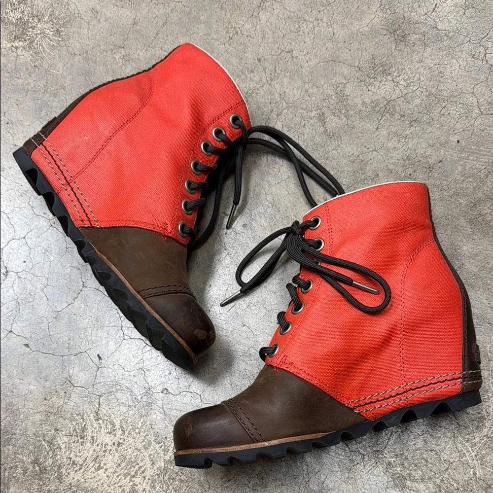Sorel Red and Brown Lace Up Boots - Picture 10 of 13